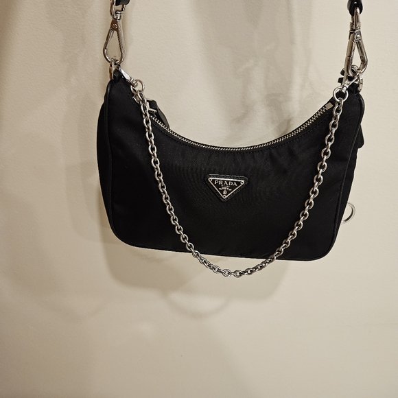 Authentic Prada Re-Edition 2005 Shoulder/Crossbody Bag - Picture 12 of 13